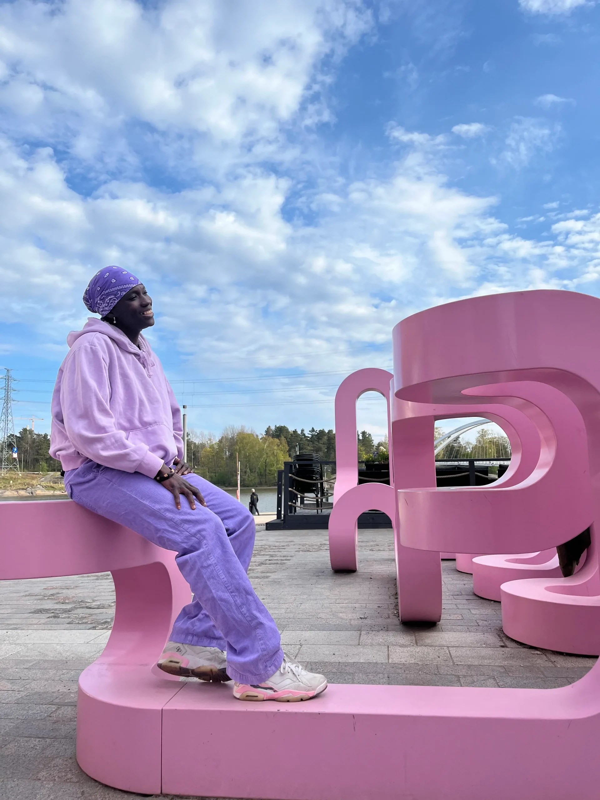 You are currently viewing Vapaus tanssia omana itsenään – Absa Mbaye löysi Suomesta kodin, jossa hän saa olla aito
