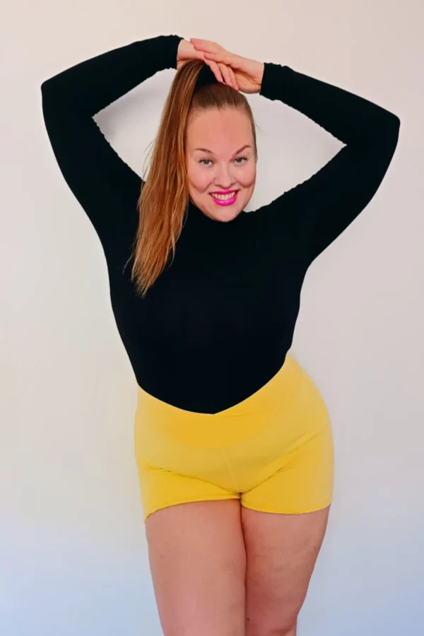 Minna - tanssinopettaja waistline ja soca.